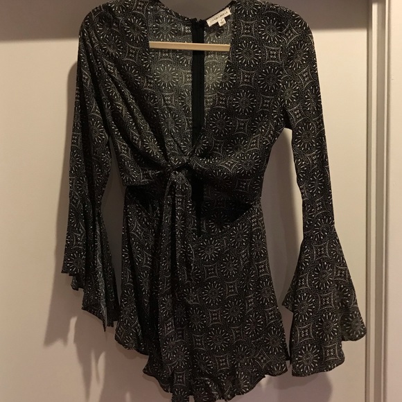 Cotton Candy LA Cutout Tie Romper *In black* - Picture 3 of 8